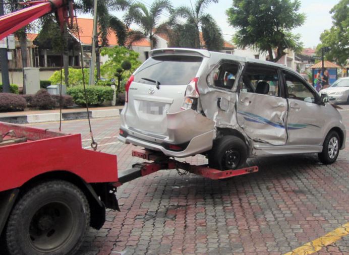 Removing and Salvaging Automobiles — Edmonton Salvage Experts